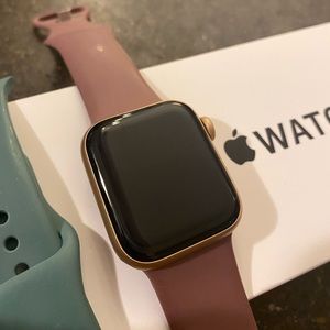 Apple Watch SE - 40mm, Rose Gold